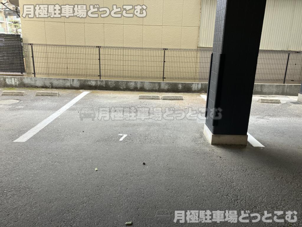名古屋市西区上名古屋2丁目26-24の月極駐車場6