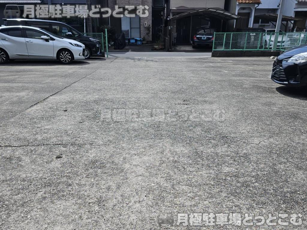 名古屋市熱田区大宝4丁目1609の月極駐車場8