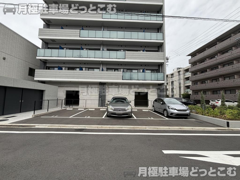 名古屋市中村区井深町8-32の月極駐車場1
