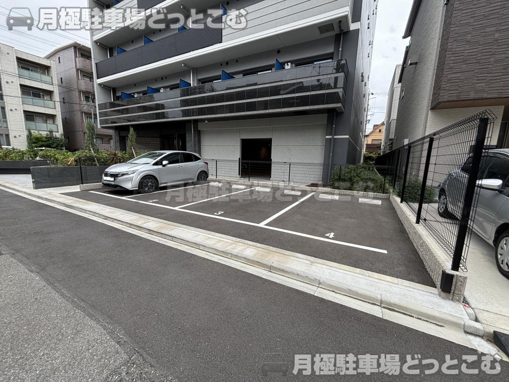 名古屋市中村区井深町8-32の月極駐車場5