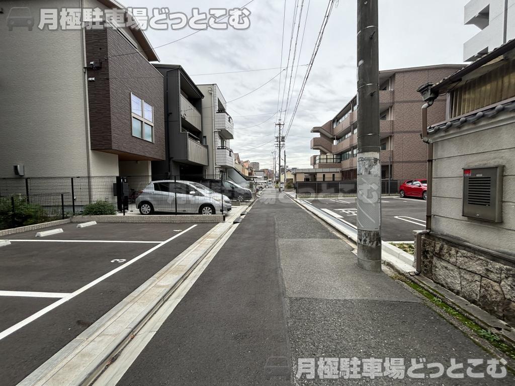 名古屋市中村区井深町8-32の月極駐車場7