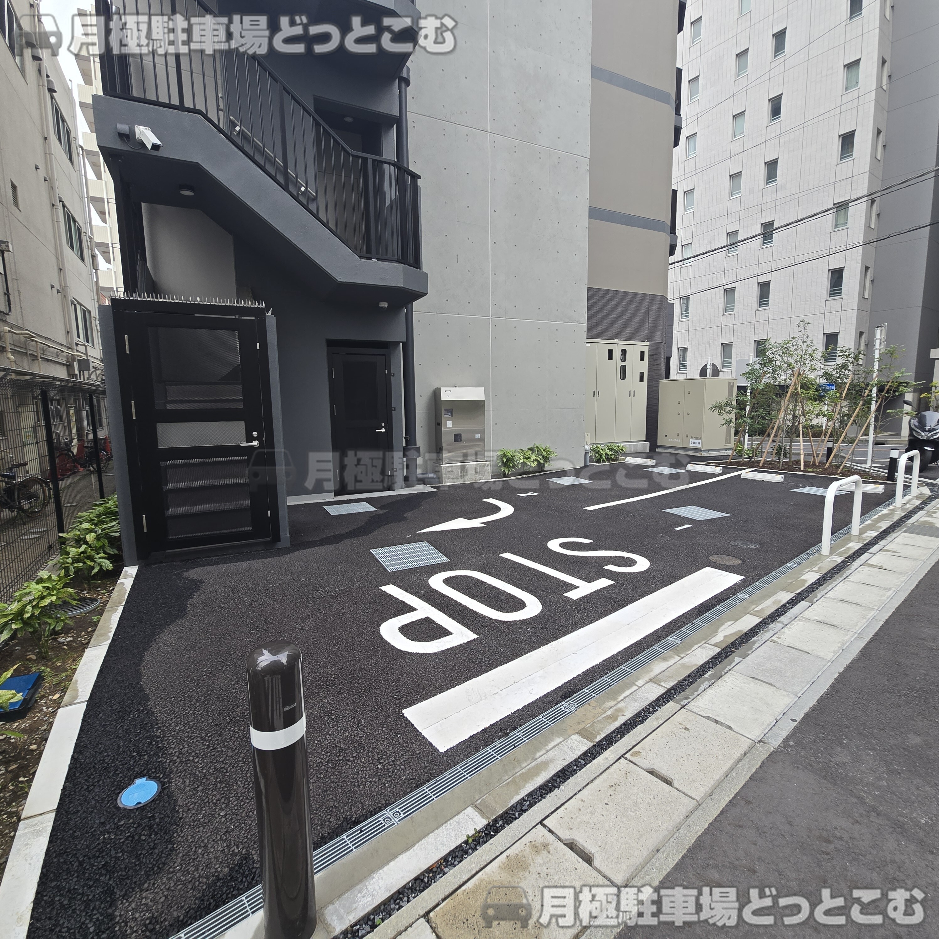 松戸市小根本53-4の月極駐車場2