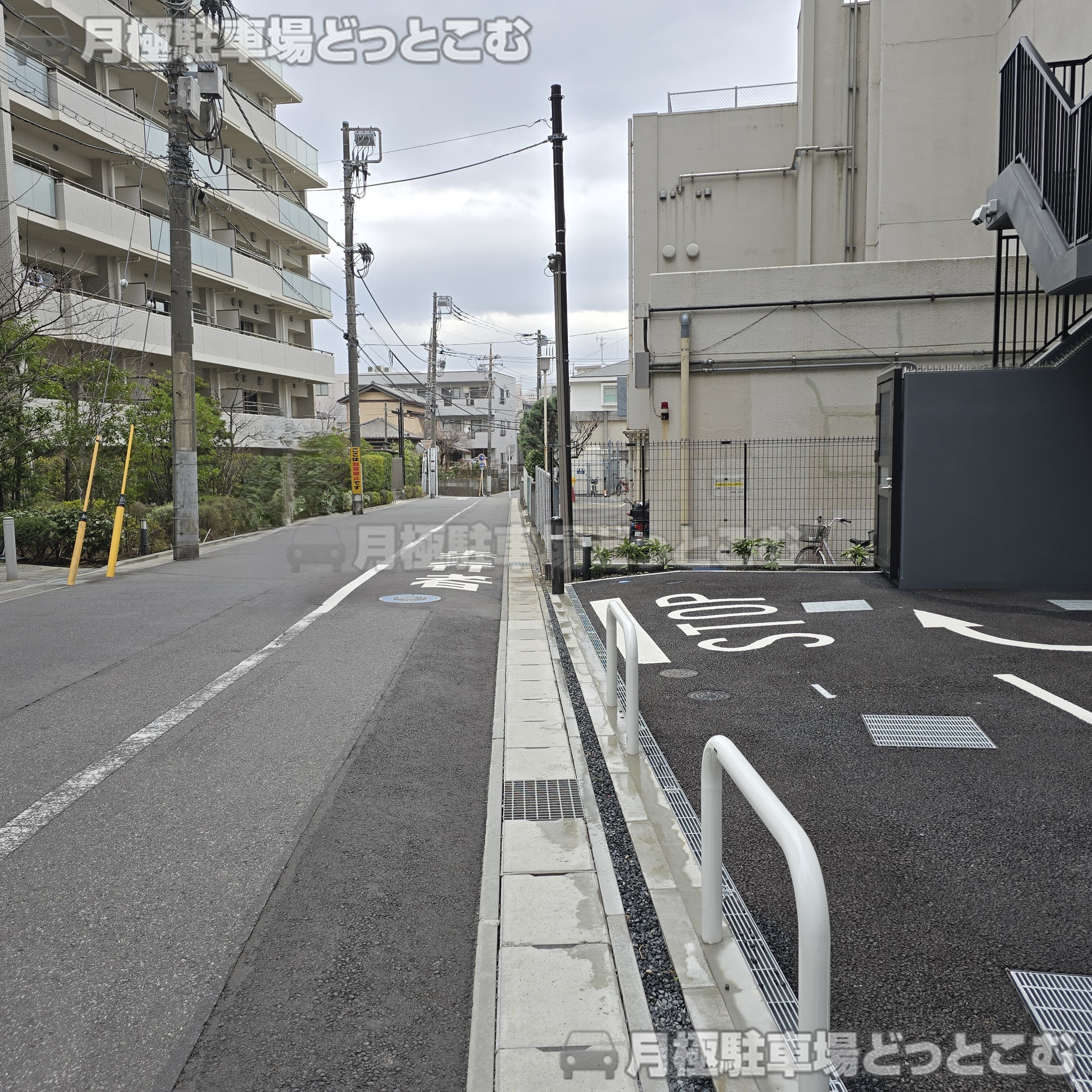 松戸市小根本53-4の月極駐車場4