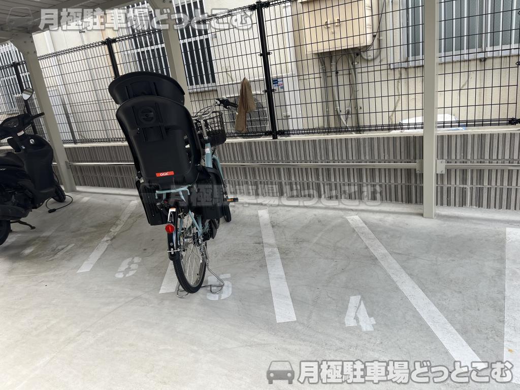 福岡市博多区博多駅南6丁目2-11の月極駐車場3