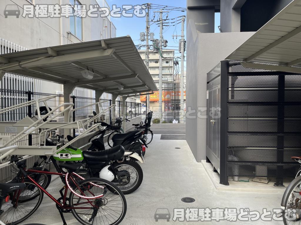 福岡市博多区博多駅南6丁目2-11の月極駐車場4