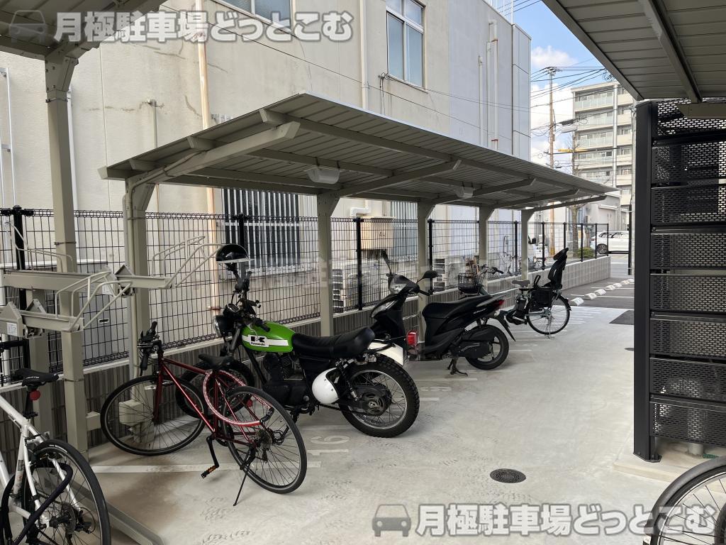 福岡市博多区博多駅南6丁目2-11の月極駐車場5