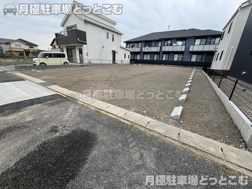 名古屋市名東区梅森坂1丁目2828番1の月極駐車場3