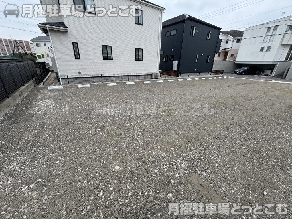 名古屋市名東区梅森坂1丁目2828番1の月極駐車場7