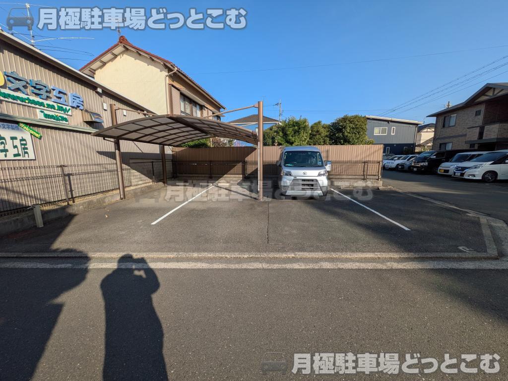 豊橋市前畑町3の月極駐車場1