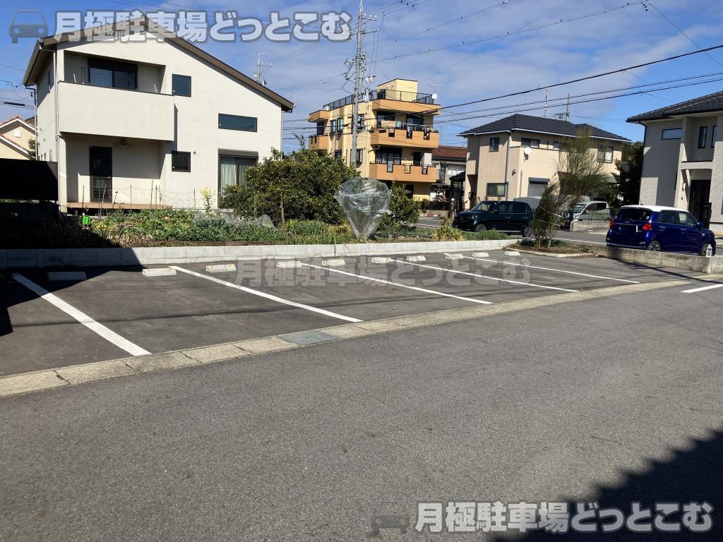 小牧市大山字山中2064番1の月極駐車場2