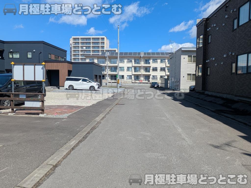 旭川市南1条通23丁目100番68の月極駐車場3