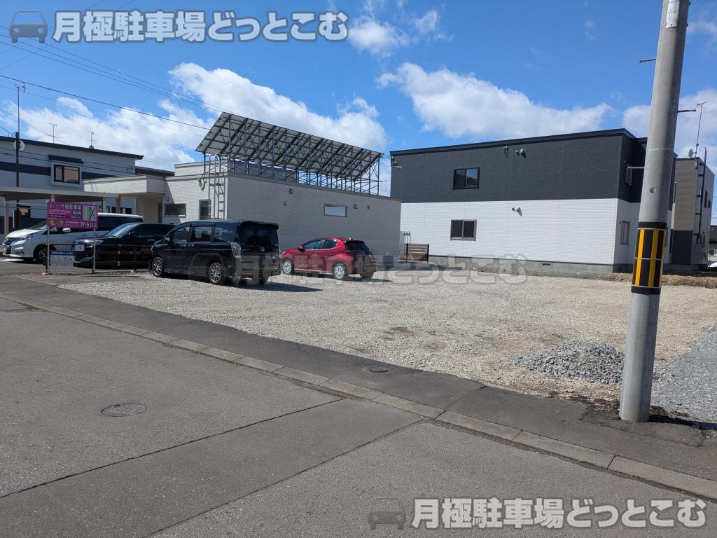 旭川市南1条通23丁目100番68の月極駐車場6