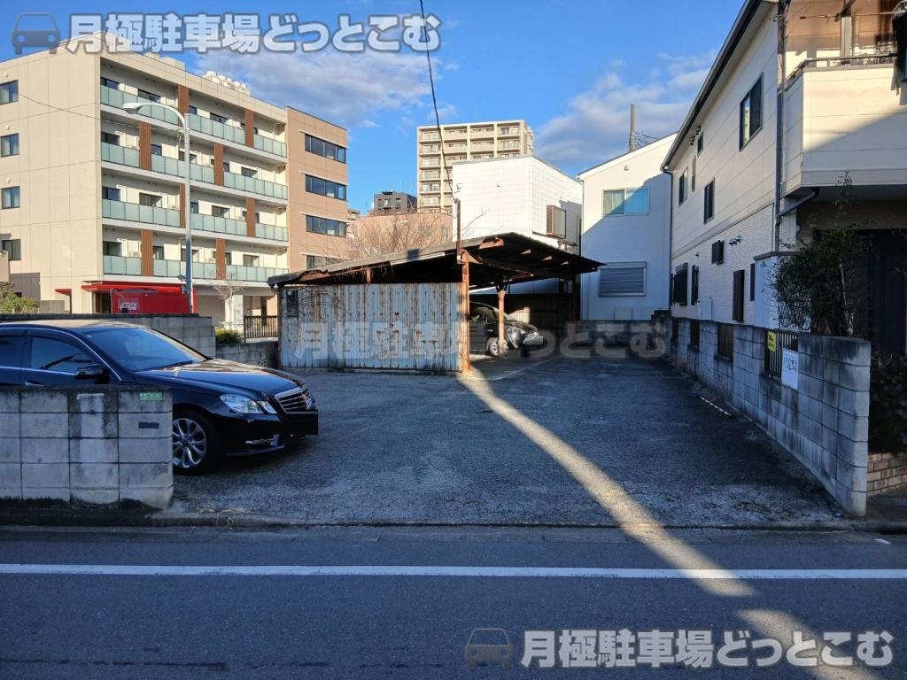 足立区梅田1丁目7−7の月極駐車場1