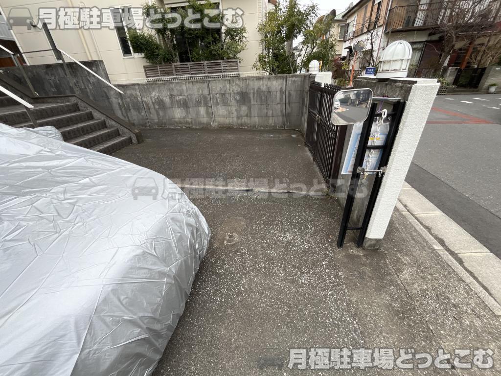 さいたま市見沼区南中丸619-1の月極駐車場9