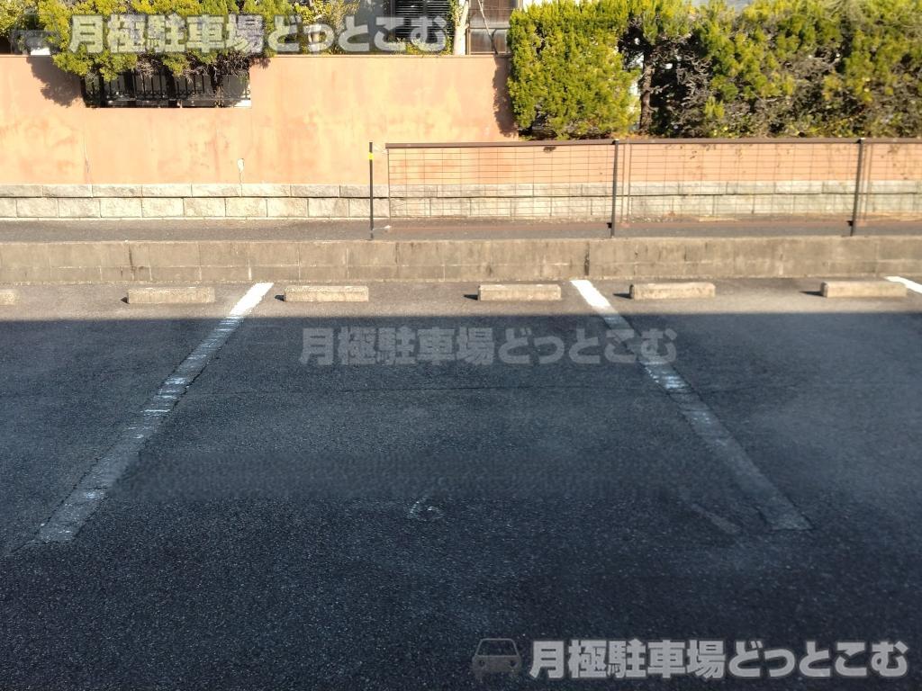 四日市市日永西4丁目3-25の月極駐車場6