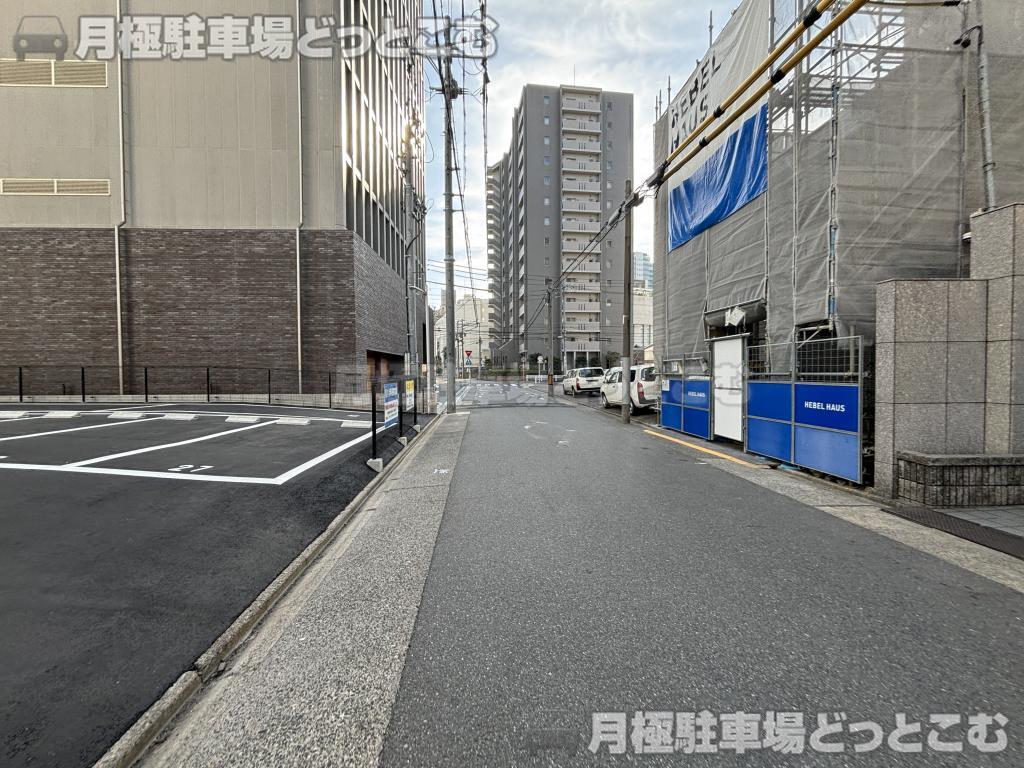 名古屋市東区東桜2丁目203-1,203-2,209の月極駐車場10