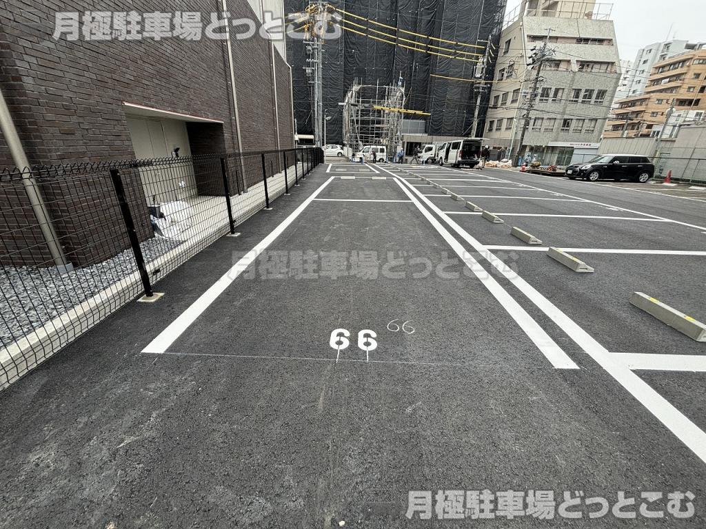 名古屋市東区東桜2丁目203-1,203-2,209の月極駐車場2