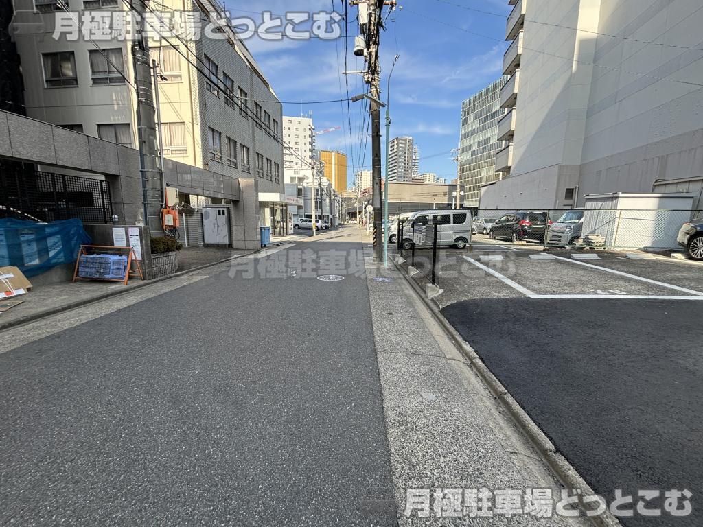 名古屋市東区東桜2丁目203-1,203-2,209の月極駐車場7