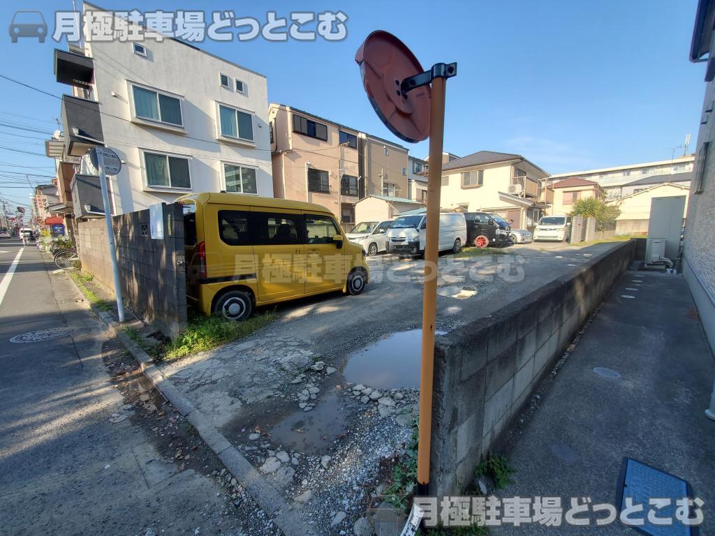 大田区西六郷2丁目51-14の月極駐車場4