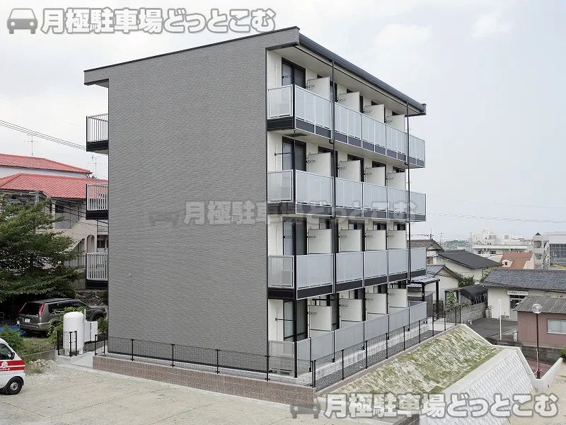 福岡市城南区西片江2－10－14の月極駐車場1