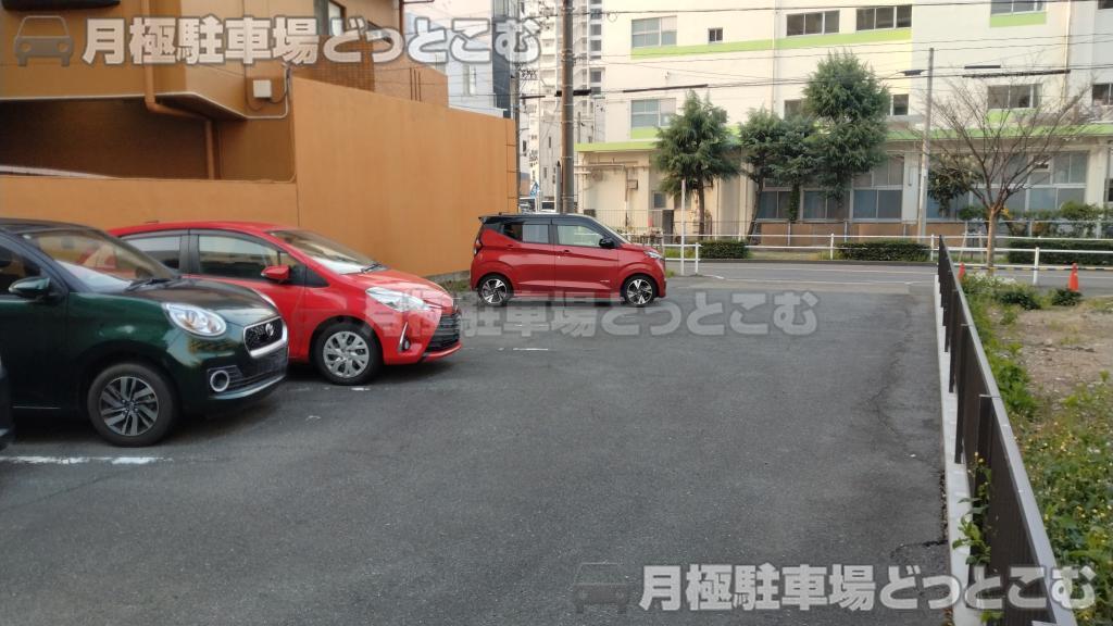 名古屋市中区松原2丁目2219の月極駐車場2