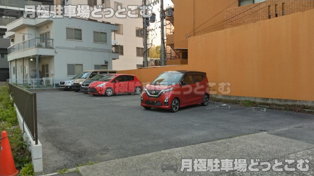 名古屋市中区松原2丁目2219の月極駐車場4