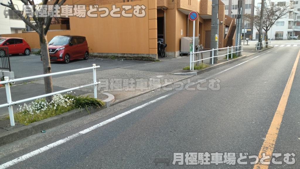 名古屋市中区松原2丁目2219の月極駐車場5