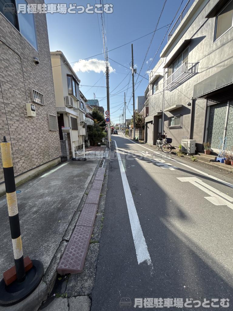 杉並区成田東2丁目29-16の月極駐車場4