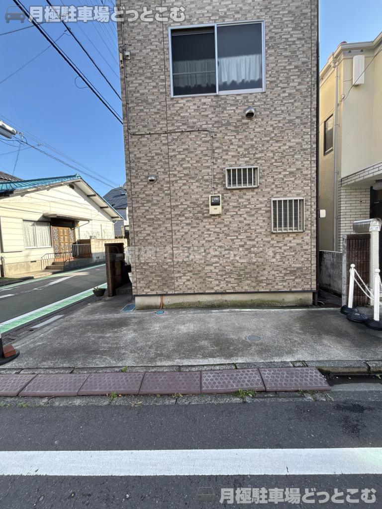 杉並区成田東2丁目29-16の月極駐車場5