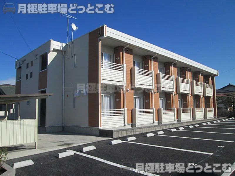 佐久市岩村田2142－1の月極駐車場1