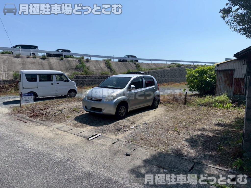 四日市市西浦2丁目229-3の月極駐車場4