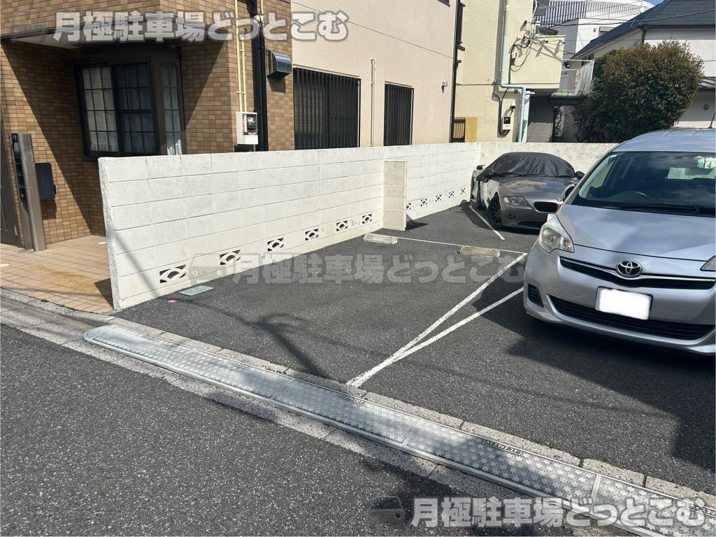 中野区江原町1丁目40-6 の月極駐車場2