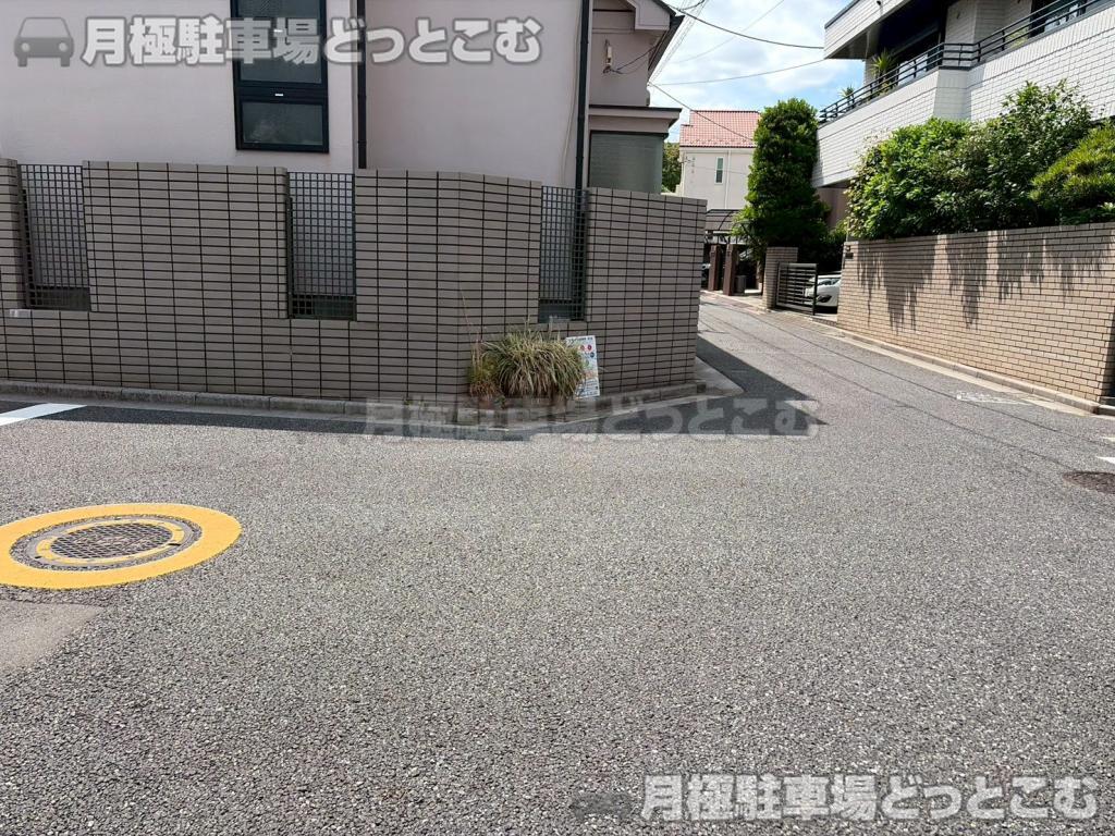 中野区江原町1丁目40-6 の月極駐車場9