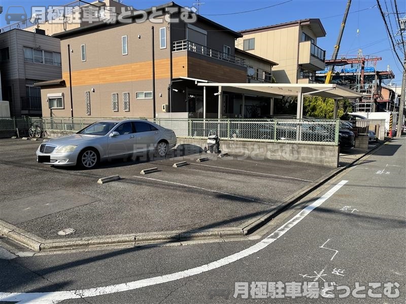 名古屋市中村区新富町2丁目29の月極駐車場2