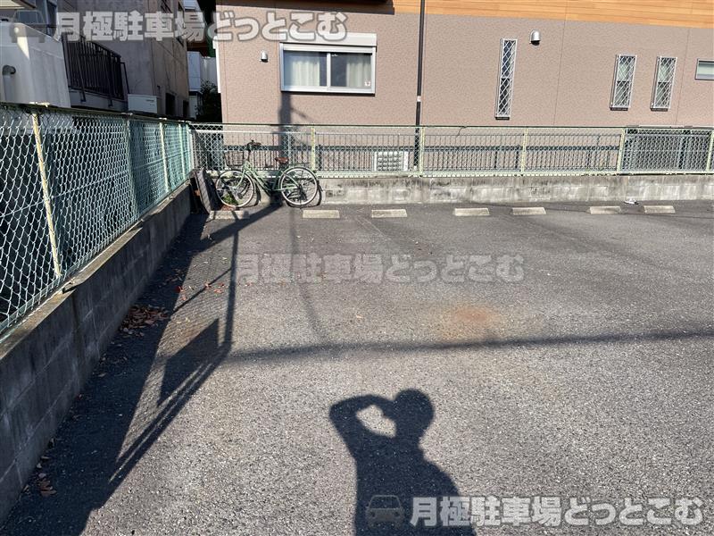 名古屋市中村区新富町2丁目29の月極駐車場3