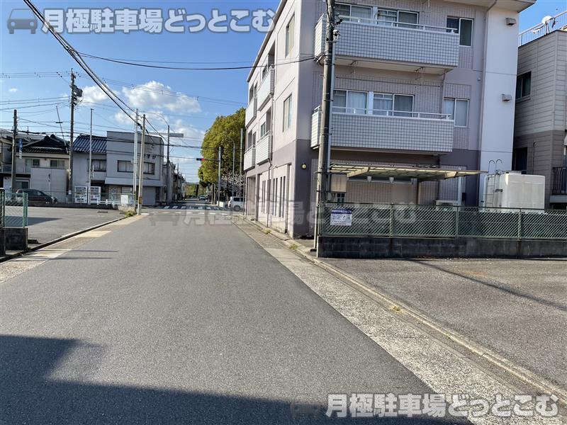 名古屋市中村区新富町2丁目29の月極駐車場8