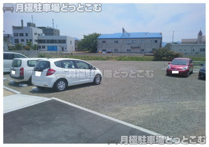 松山市井門町580-1の月極駐車場2