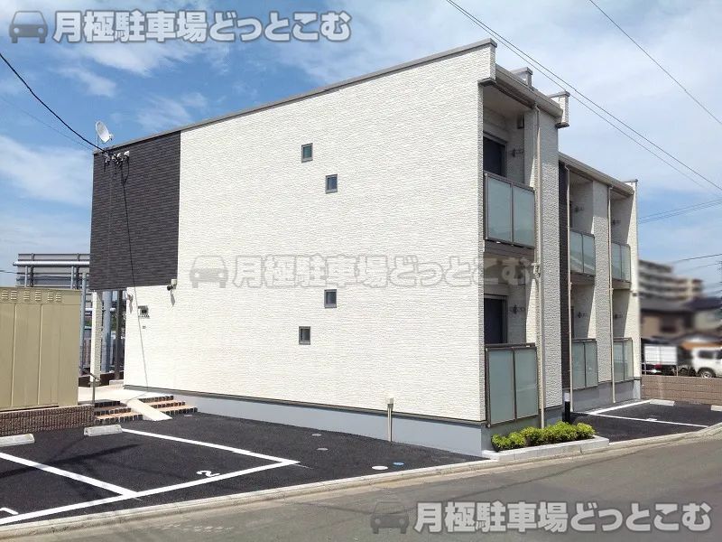 座間市南栗原1－6－80の月極駐車場1