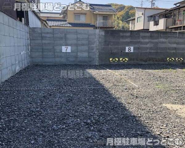 松山市高岡町840-4の月極駐車場2