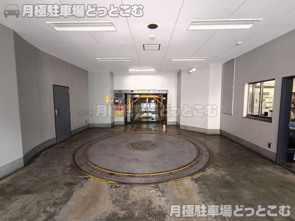 渋谷区神南1丁目6−12の月極駐車場1