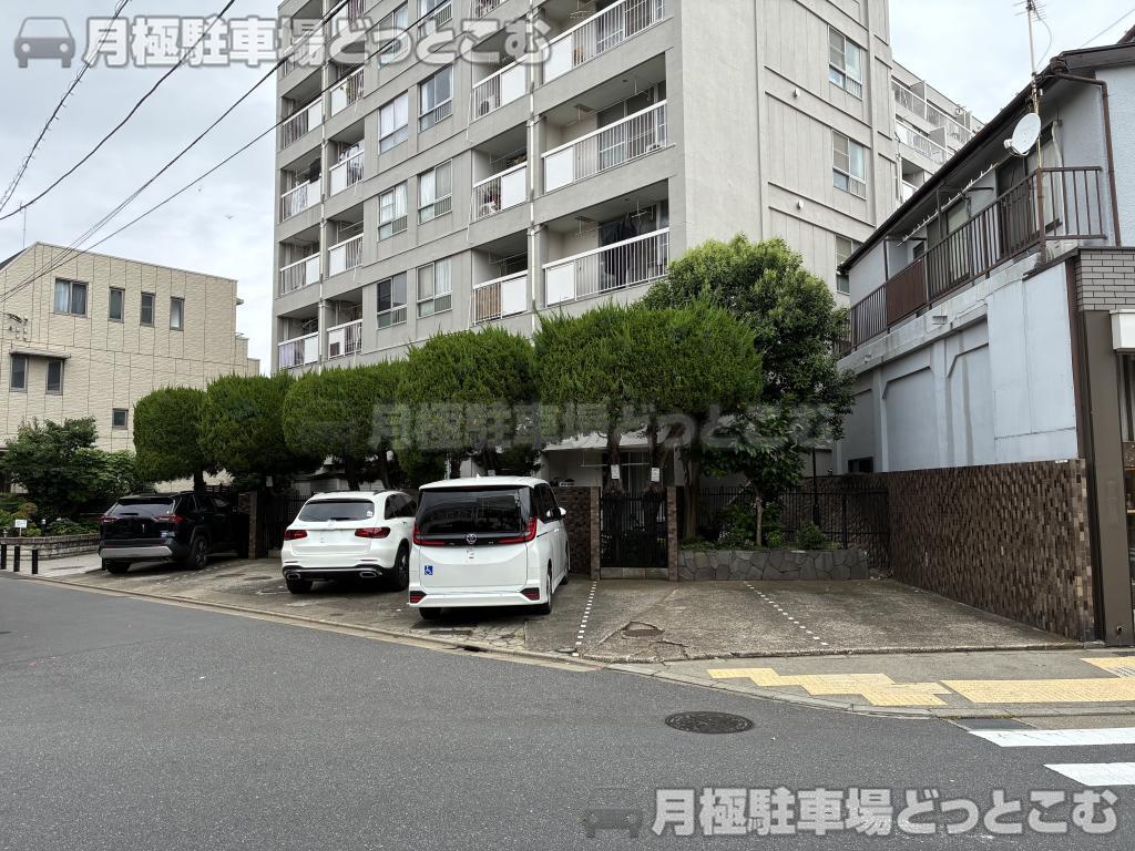 目黒区東山3丁目22番7の月極駐車場1