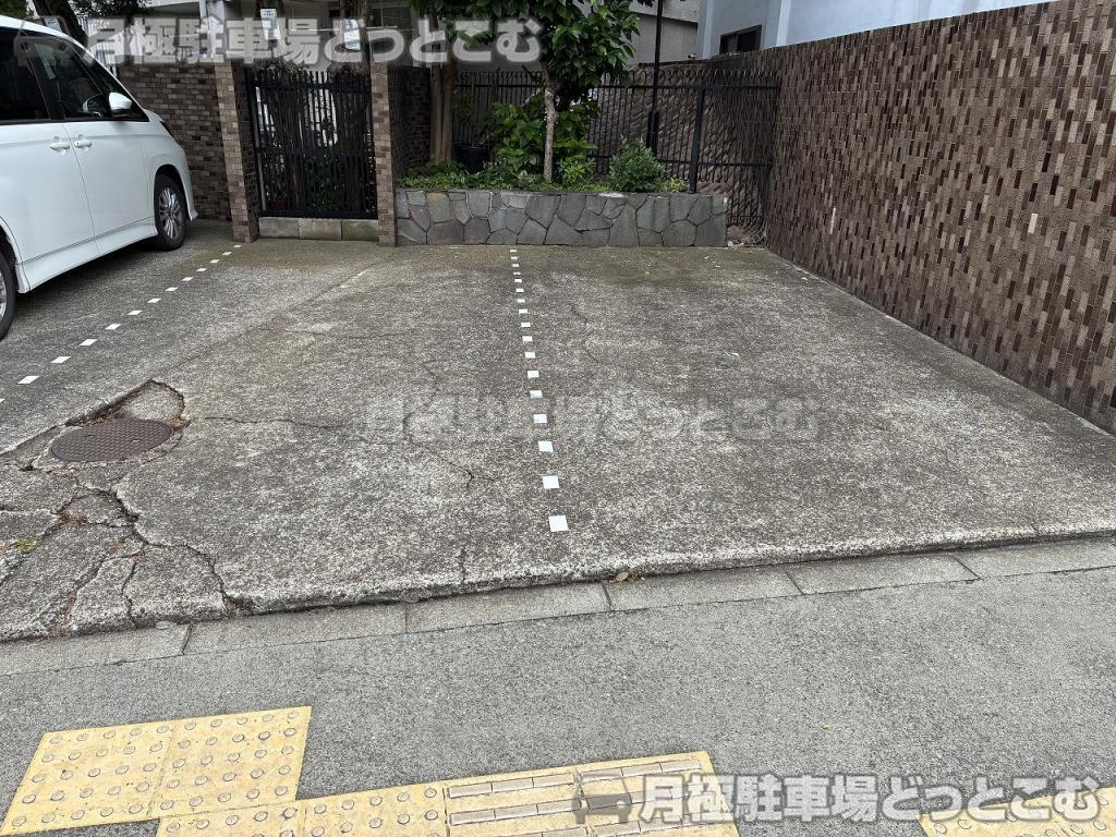 目黒区東山3丁目22番7の月極駐車場3