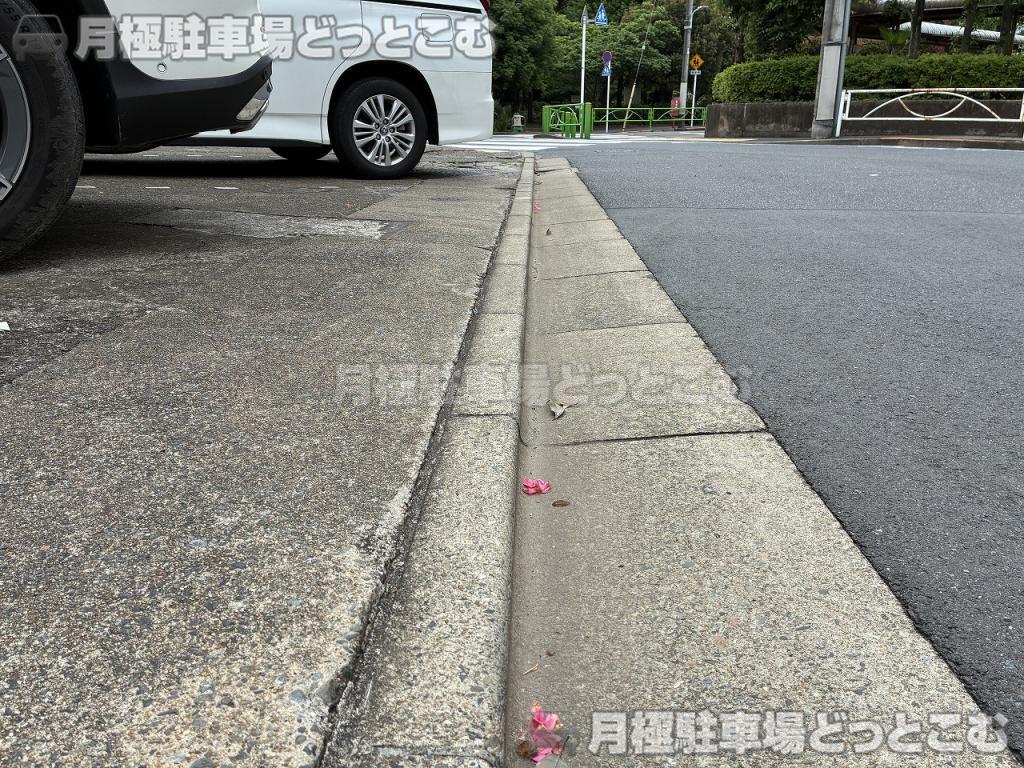 目黒区東山3丁目22番7の月極駐車場6