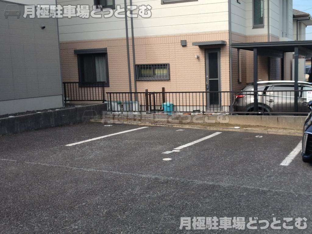 みよし市黒笹1丁目24-8の月極駐車場2