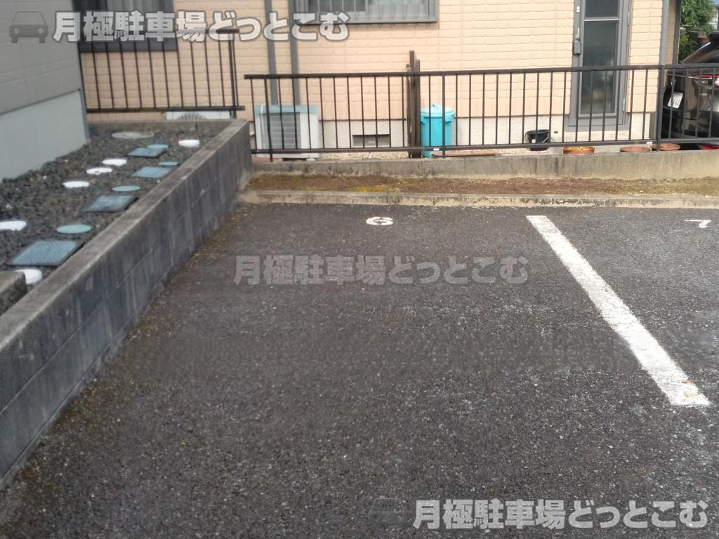 みよし市黒笹1丁目24-8の月極駐車場7