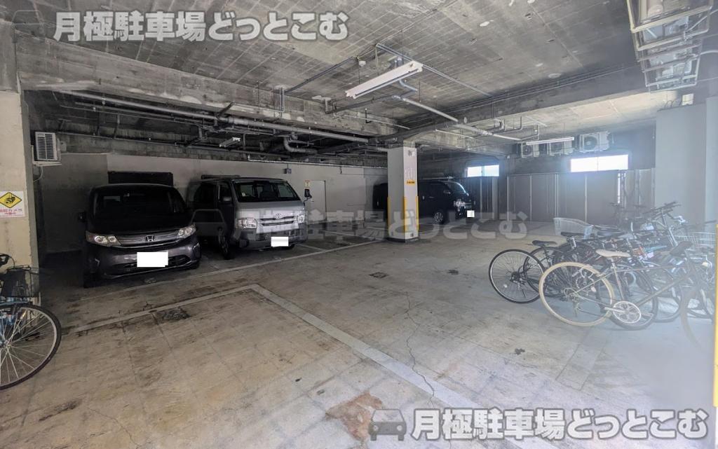 大阪市中央区日本橋2丁目14−36の月極駐車場2