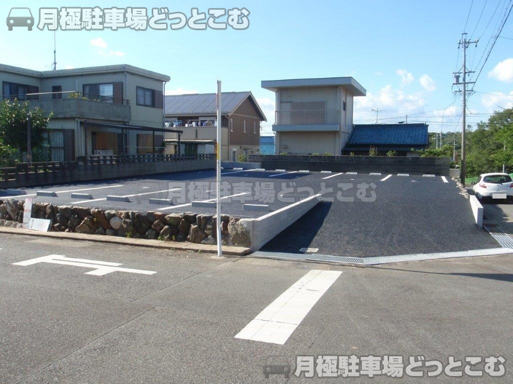 名古屋市緑区鳴子町3丁目93-11の月極駐車場1