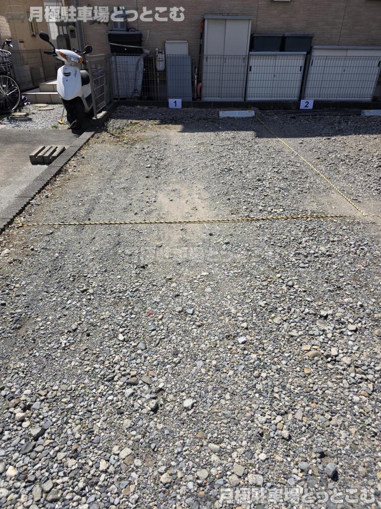 八王子市鑓水12番の月極駐車場1