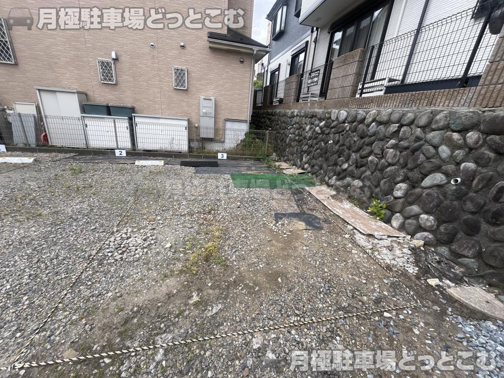 八王子市鑓水12番の月極駐車場7
