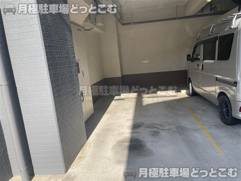 名古屋市中区松原3丁目16−21の月極駐車場4